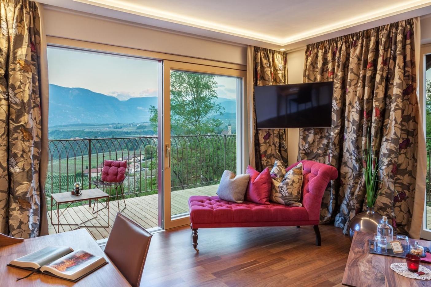 Schloss Hotel Korb Appiano Sulla Strada Del Vino Dış mekan fotoğraf