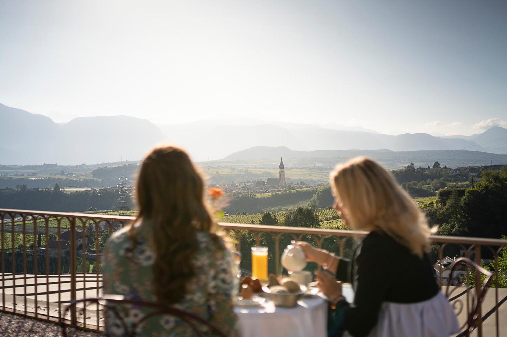 Schloss Hotel Korb Appiano Sulla Strada Del Vino Dış mekan fotoğraf