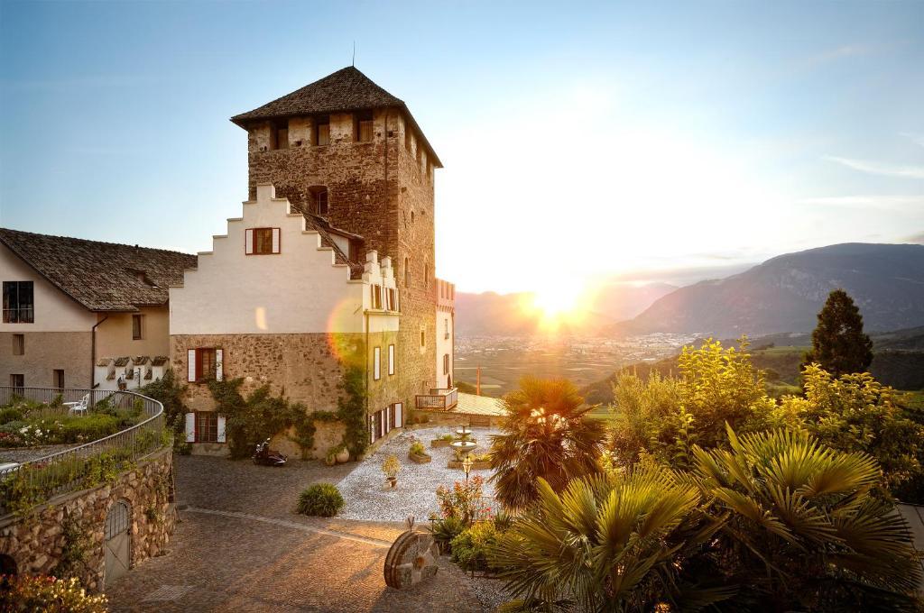 Schloss Hotel Korb Appiano Sulla Strada Del Vino Dış mekan fotoğraf